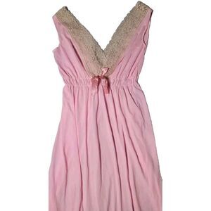 Vintage Aristocrat Pink Long Nightgown Lingerie Large V‎ Neck Gorgeous Lace Trim